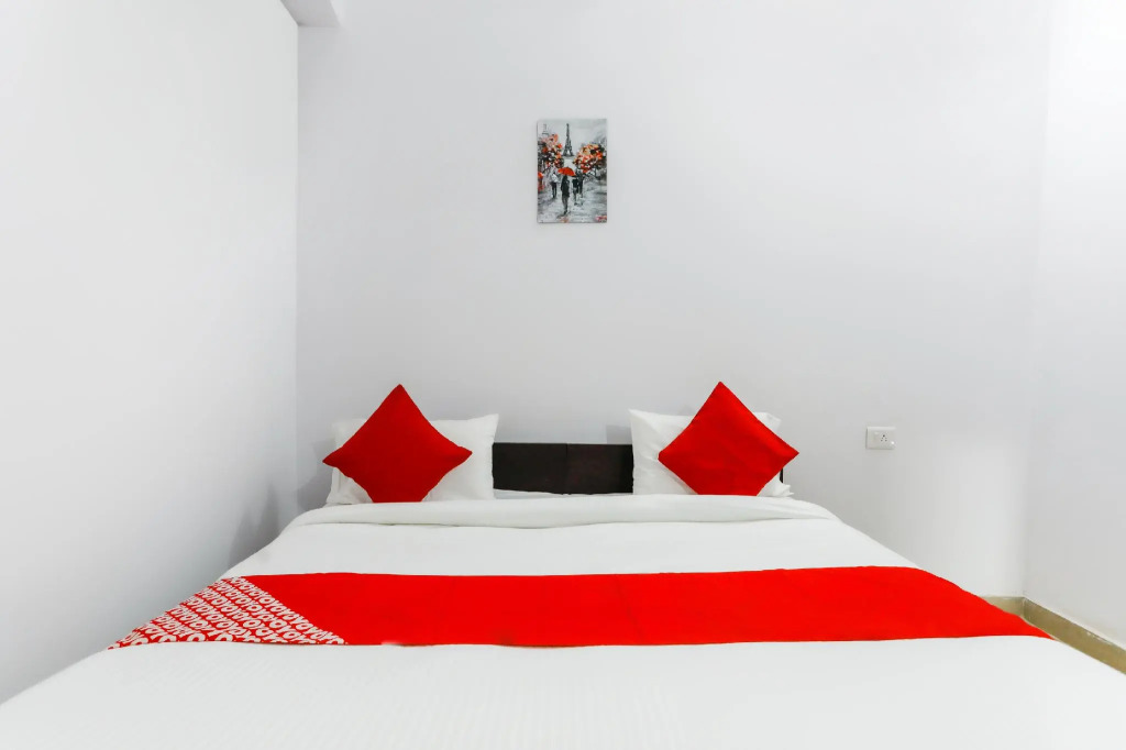 OYO 68697 Hindon Residency