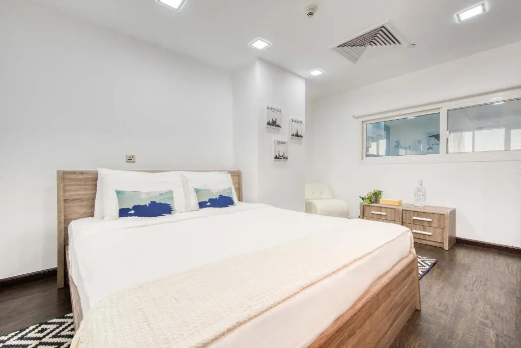 Maison Privee - Spacious Apt on Palm Jumeirah w Sea Views and Premium Facilities Access