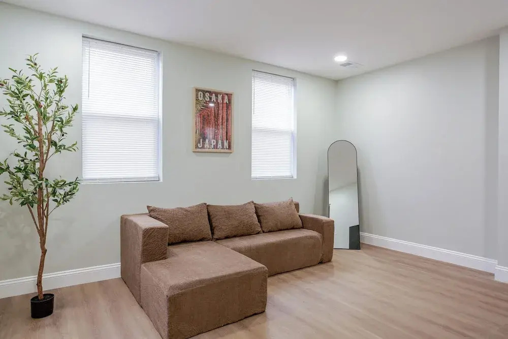 Stylish Minimalist Stay in City Center