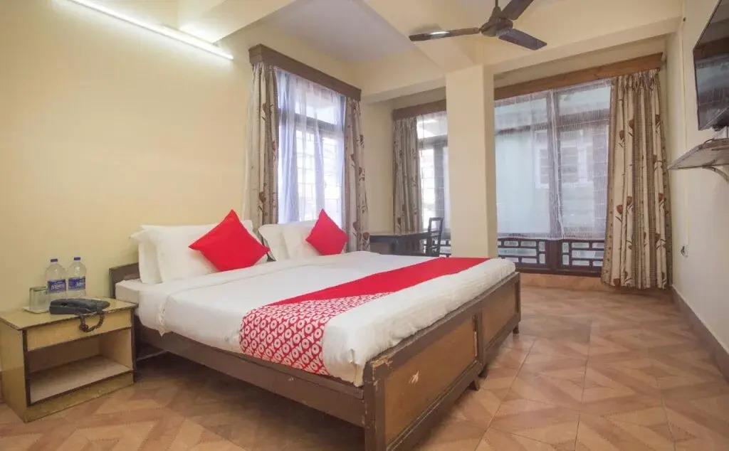 Gompus By OYO Rooms
