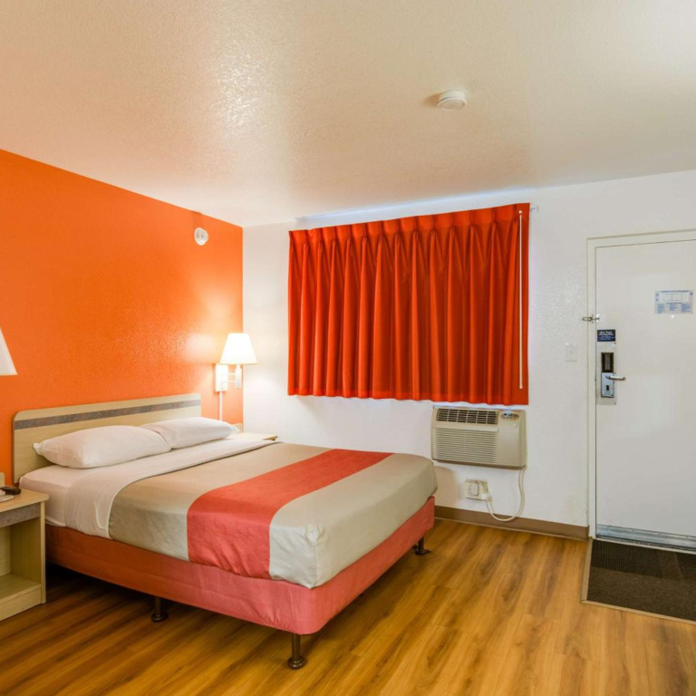Motel 6-Schiller Park, IL - Chicago OHare