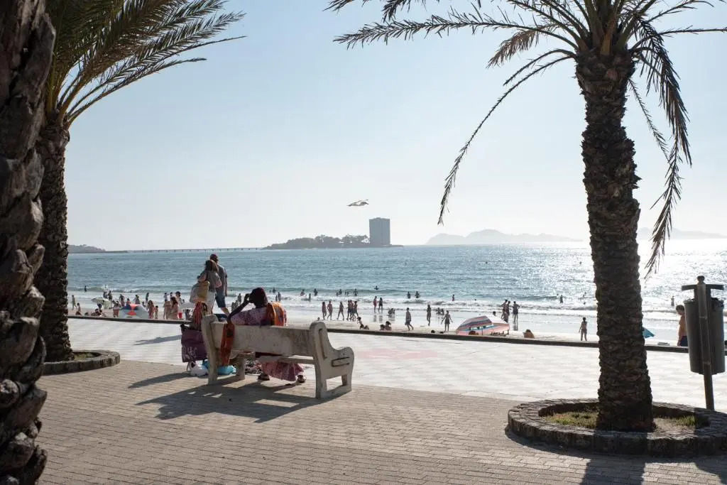 Apartment on the First Line of Samil Beach and With Frontal Views of the sea