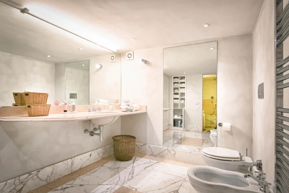 New Sophisticated Rome Apartment in the Heart of the Historic Ghetto of Rome