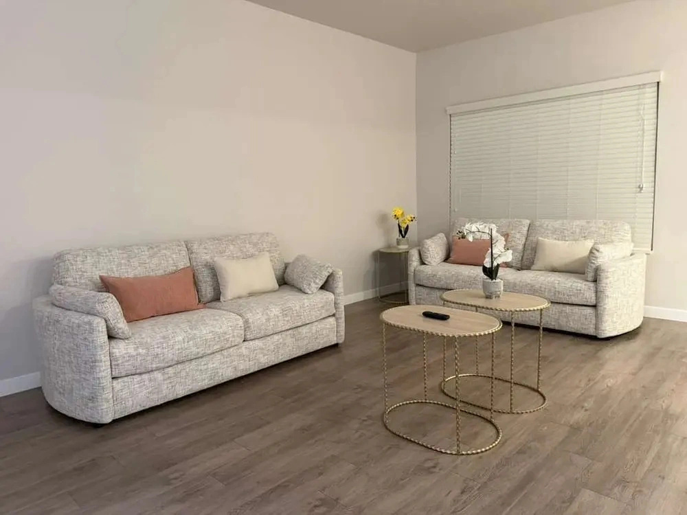 OneLuxStay Coastal 2BR Near Beach