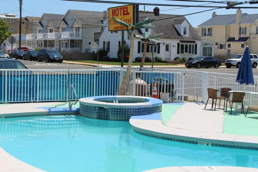 Cozy Crest Motel