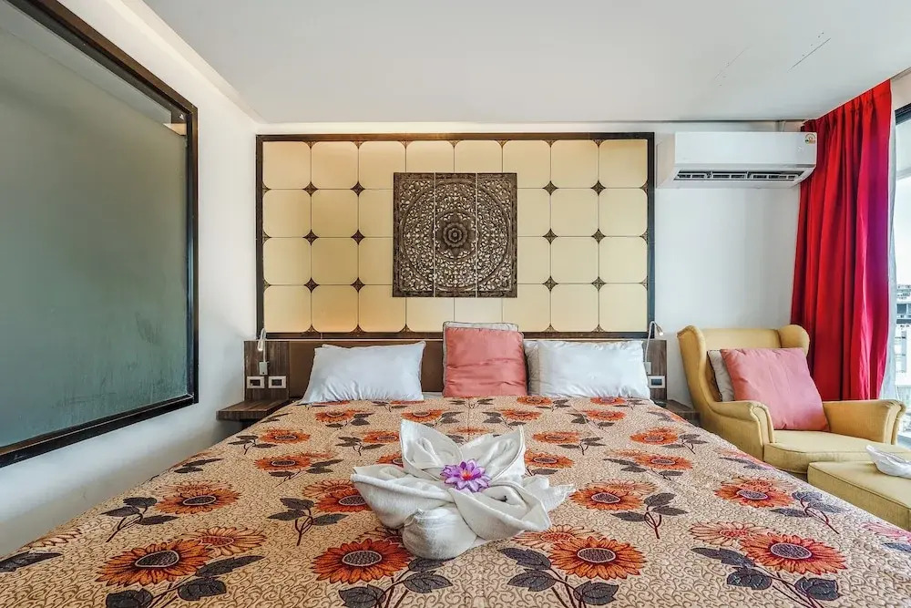 1BR Near Kata Beach Kids Pool C184