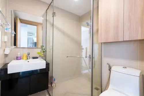 KIRAKUAN PARKVIEW 2BR Pool/Gym/Balcony