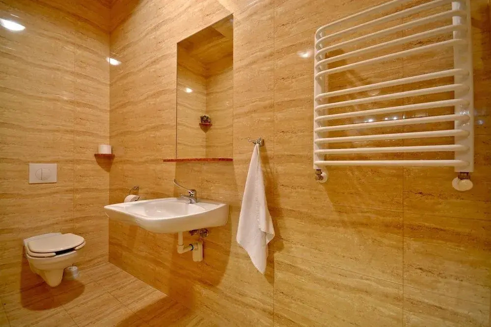 Pod Tatrami 1 & SPA - Komfortowe Noclegi z wyżywieniem, blisko Term Bania