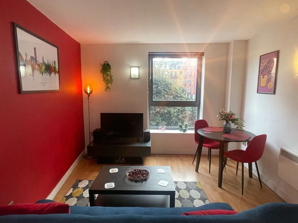 Modern 1BR City Centre Apartment