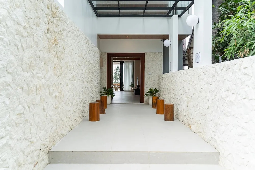 Sunrise City View Villa 9 Bedrooms With a Private Swimming Pool and a Billiard Table
