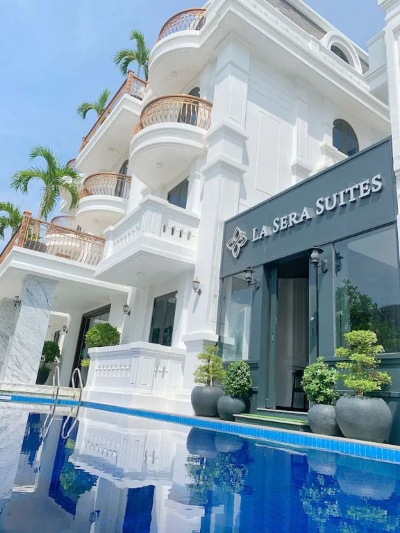 La Sera Suites Nha Trang