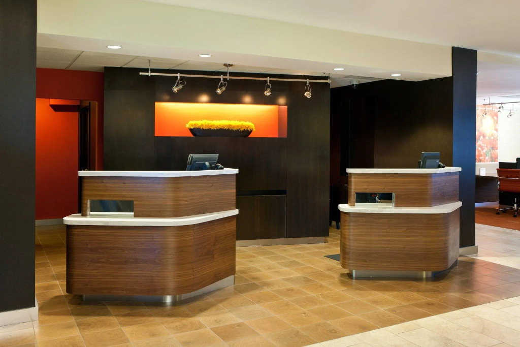Courtyard by Marriott Bakersfield