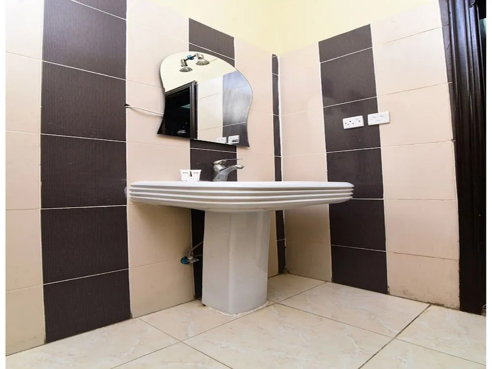 OYO 381 Afg Aldurrah 1