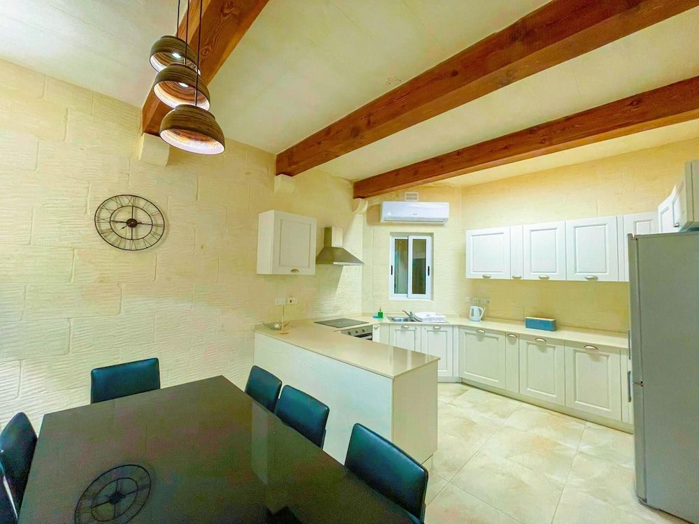 Inni Holiday Home with Infinity Pool