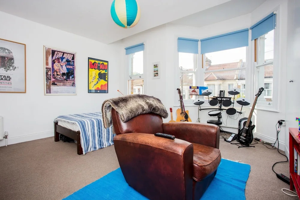 Wonderful 4 Bedroom Home In Kensal Rise