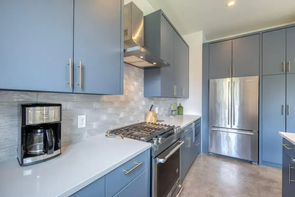 2 Homes in 1! Centrally Located Near Soco
