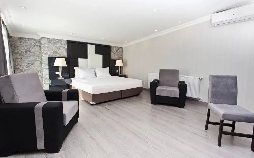Evoda Hotel
