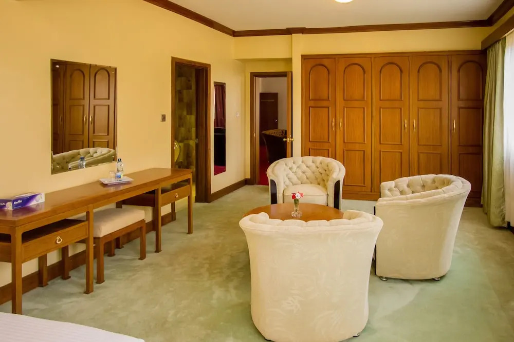 Sirikwa Hotel