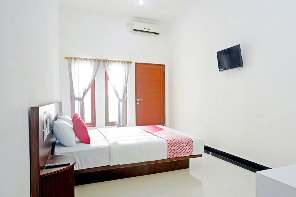 OYO 90859 Cahaya Guest House