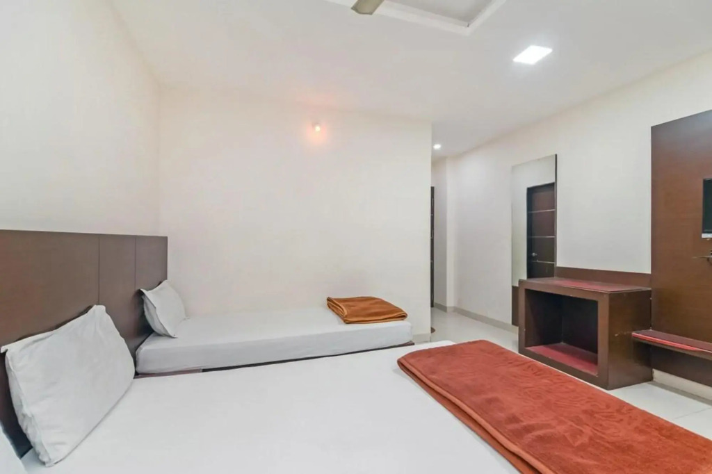 HOTEL MAHESHWARI GREEN's