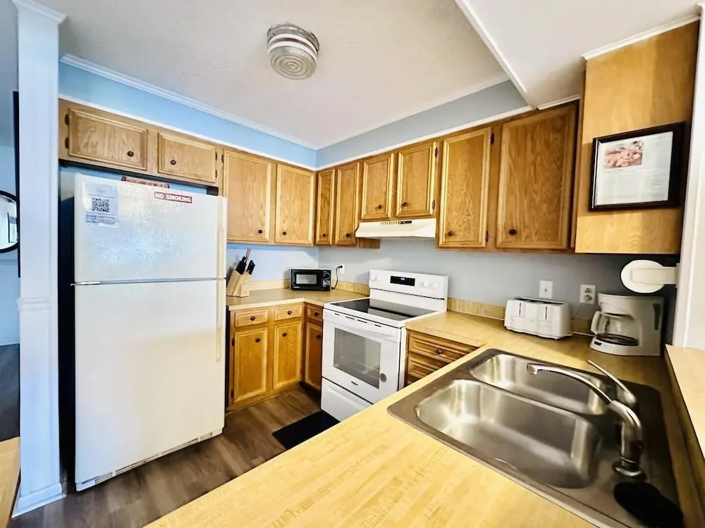 Tilghman Beach And Racquet Club 149 3 Bedroom Condo by RedAwning