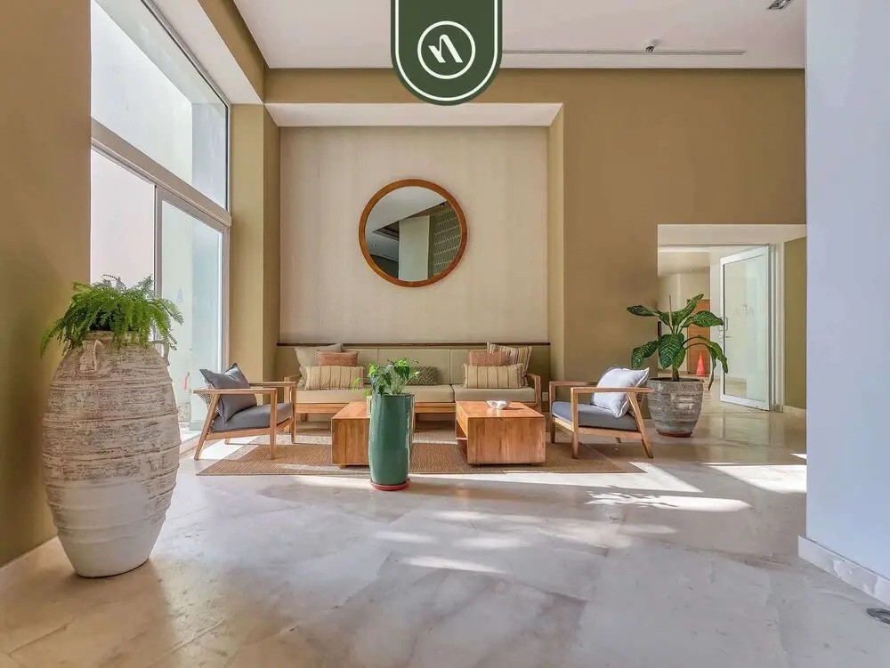 Luxury Oceanfront Studio - Beach - Pools - Gym