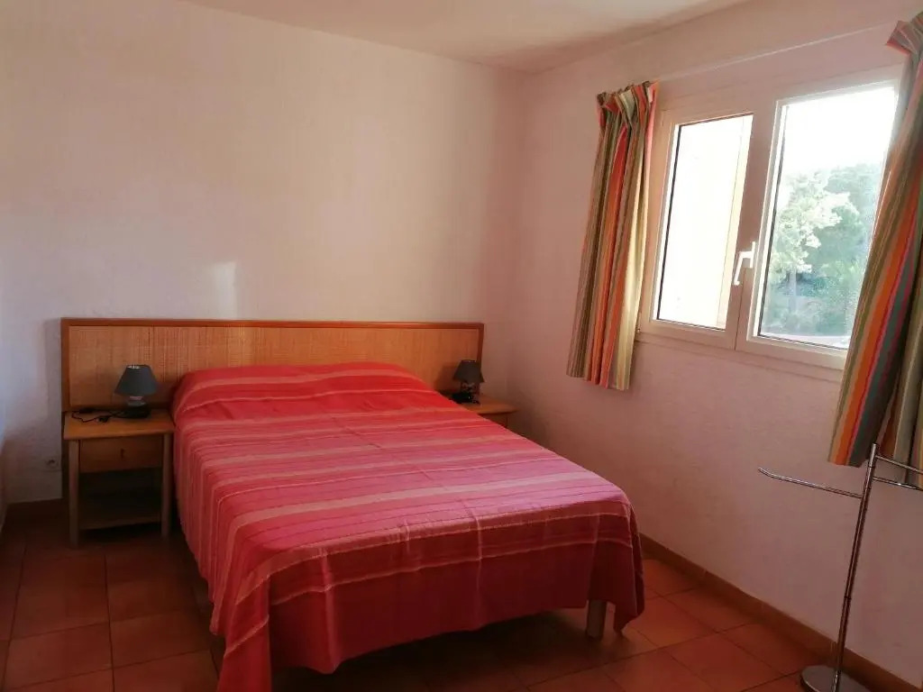 Appartement les pieds dans l'eau 300 m plage - 2 piscines