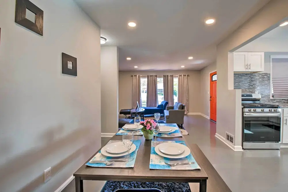 Central Location! ATL Stay 5 Mi to Mercedes-benz