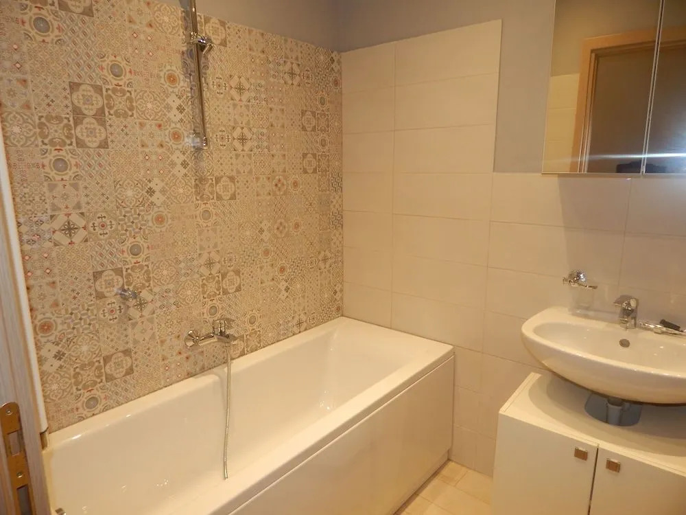 GUEST HOUSE BERZEFI