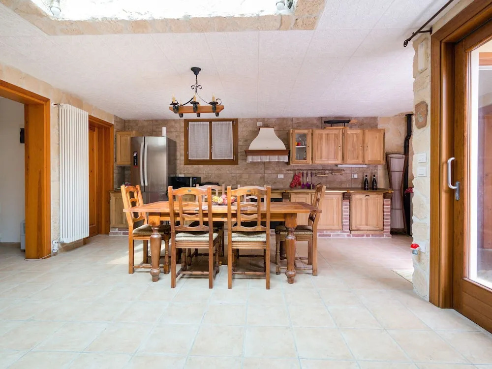 Beautiful Holiday Home in Zelarino With Swimming Pool