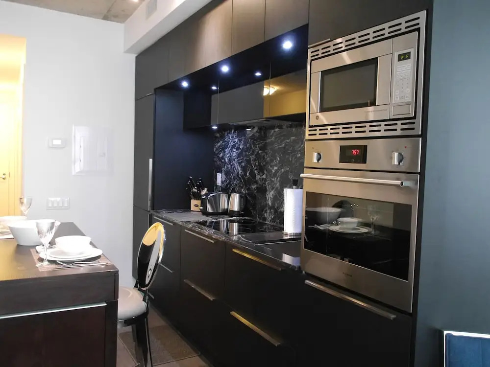 Stunning New Condo - Heart of King West