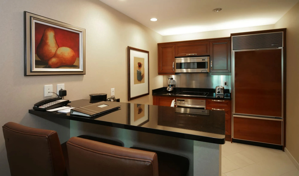 Jet Luxury Resorts @ The Signature Condo Hotel