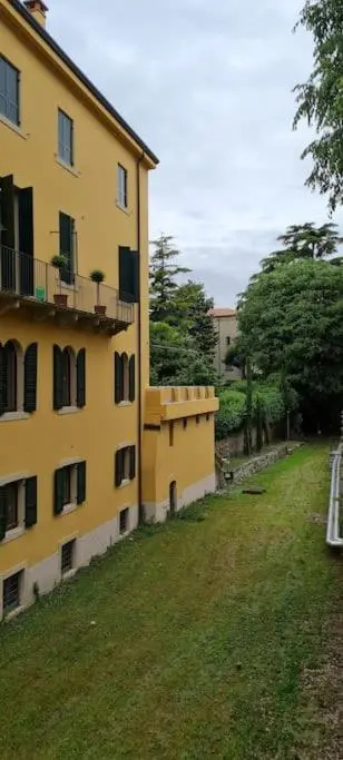 Queen Verona Luxury Apartment