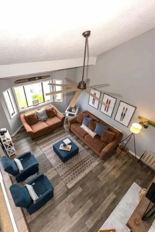 3 Bedroom Osage Beach Condo w/ Pool & Main Channel Views
