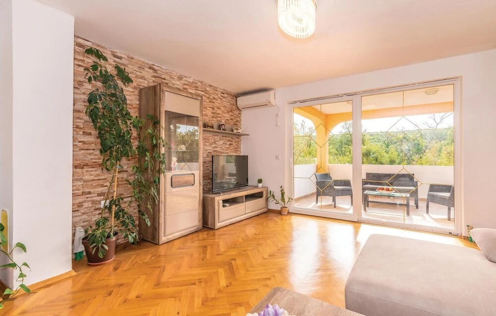 2 Bedroom Gorgeous Apartment In Polje
