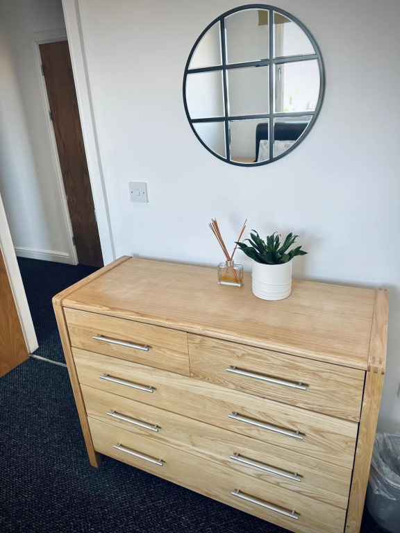 Unique view of Anfield stadium - Charming 2 bedroom apartment in Liverpool with parking