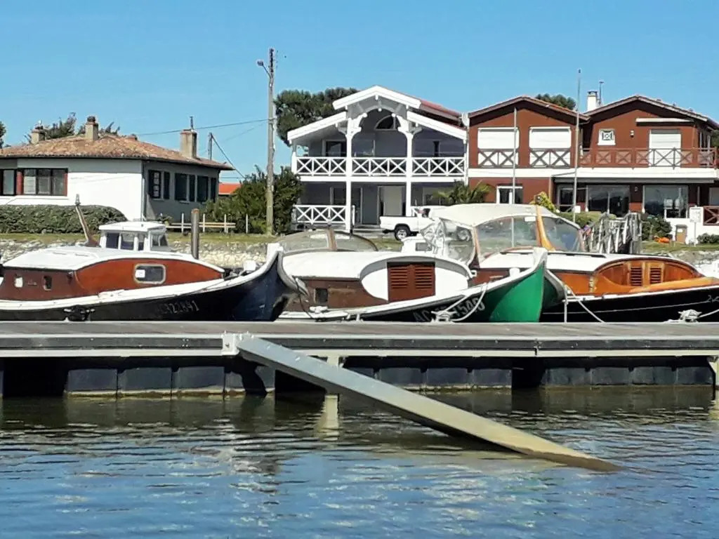 2 pièces lumineux avec parking cœur de ville MARINA 13