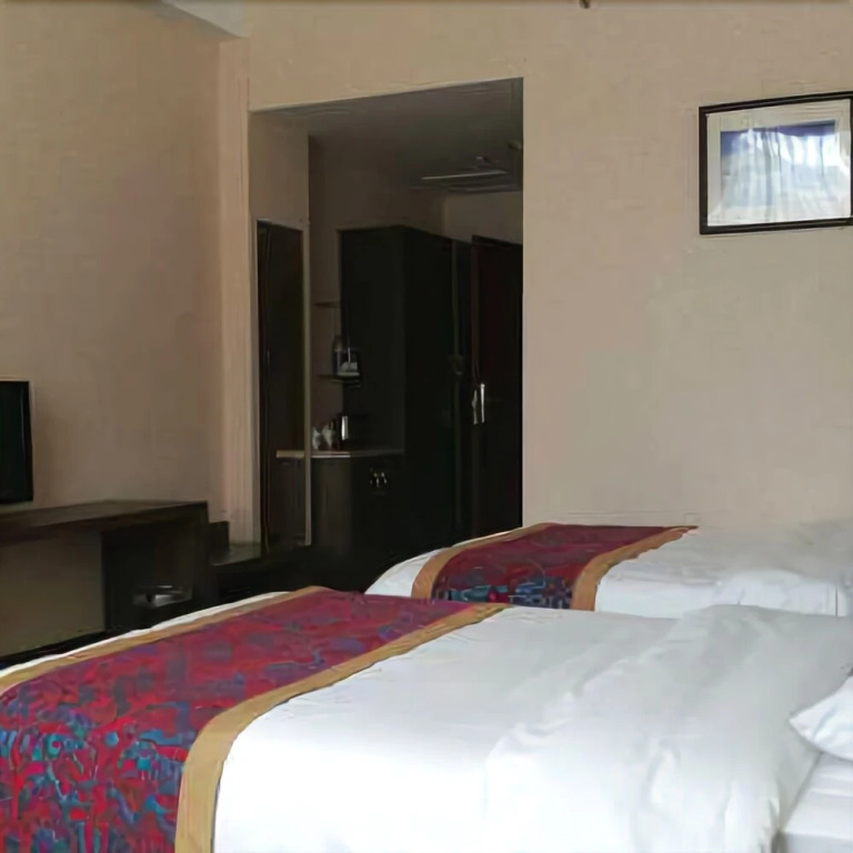 Yading Yizhan Hotel