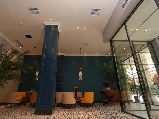 Yujing Saussurea French Style Hotel