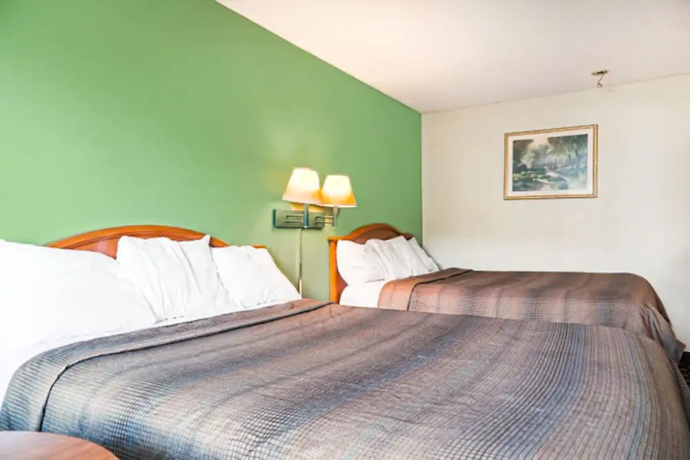 Economy Inn Ashburn GA I-75