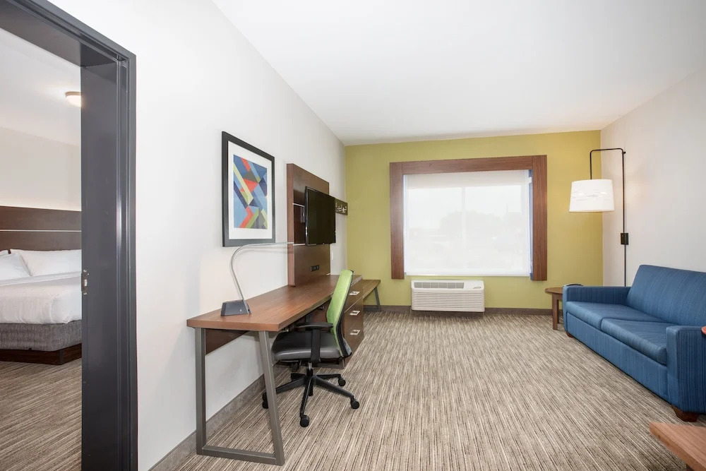 Holiday Inn Express & Suites - Sterling by IHG