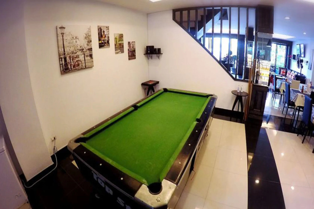 OYO 898 Sota Residence