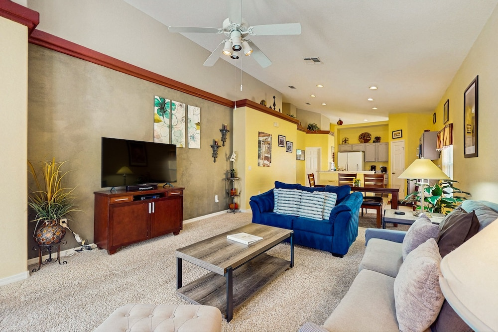 Home in Gated Community W/private Heated Pool, air Hockey, Tennis, Clubhouse