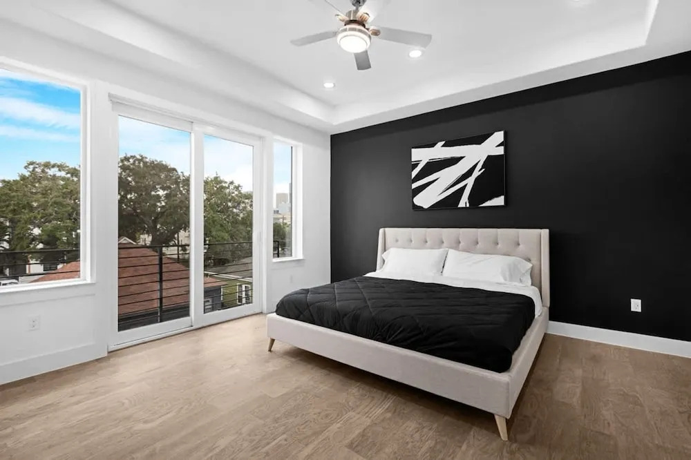 Perfect Houston Group Stay for 12 With 6 Beds 6 Baths