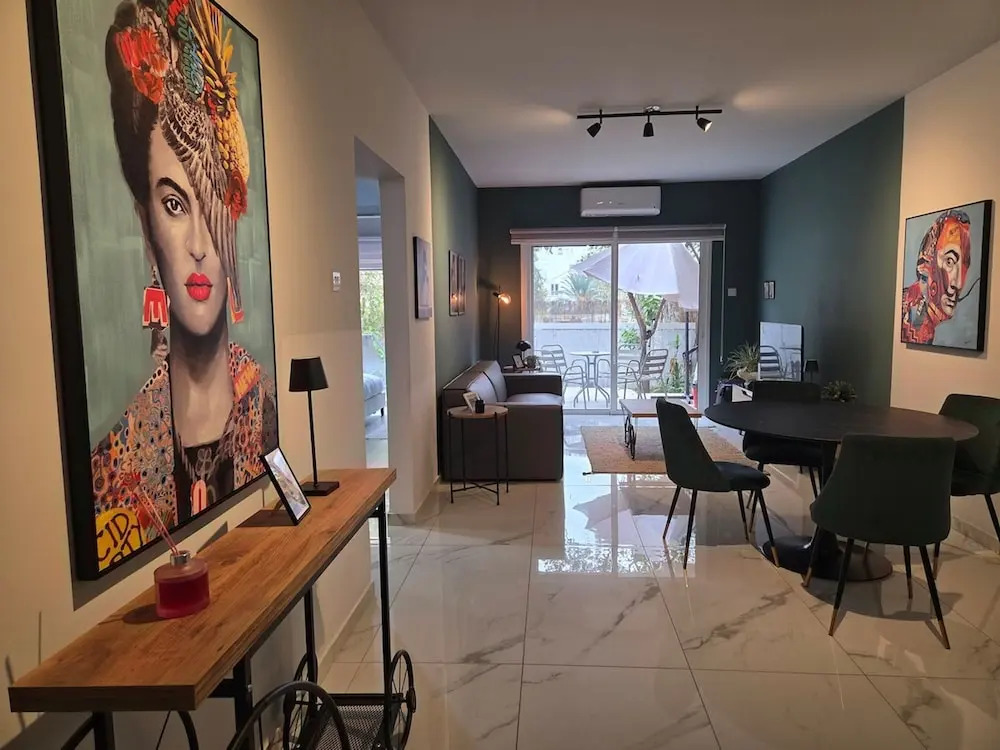 Pop Art Residence by Staycom