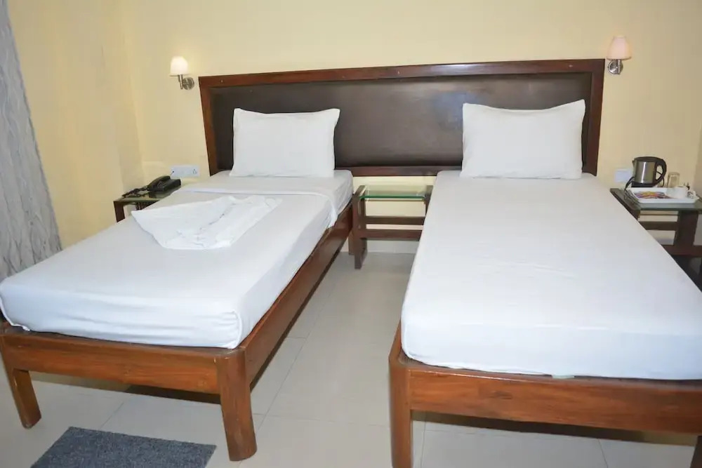 Hotel Golden Anchor Dhamara