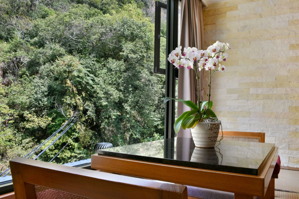 Honeymoon Hotel