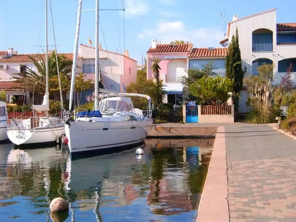 Apartment With one Bedroom in Agde, With Furnished Terrace - 2 km From the Beach