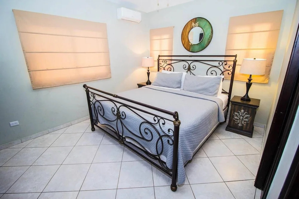 New! 6 Bedroom Ocean View