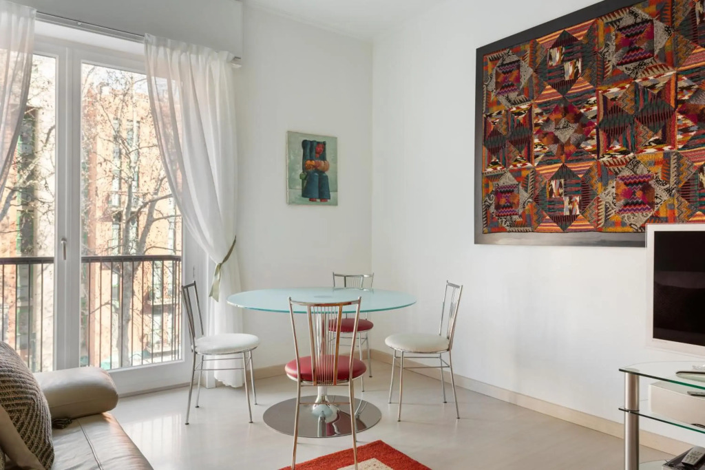 Wide & Modern apt close to China Town & Sempione area